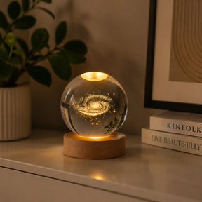 Bola de Cristal 3D com Iluminação LED - Escultura Decorativa em Vidro Gravado a Laser