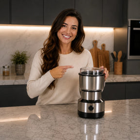 Dona Lili CoffeeGrind™ – Moedor Elétrico de Café e Especiarias em Aço Inox
